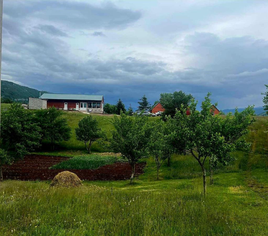 Rural Resort Tron 플루지네 외부 사진