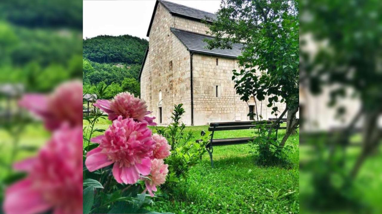 Rural Resort Tron 플루지네 외부 사진