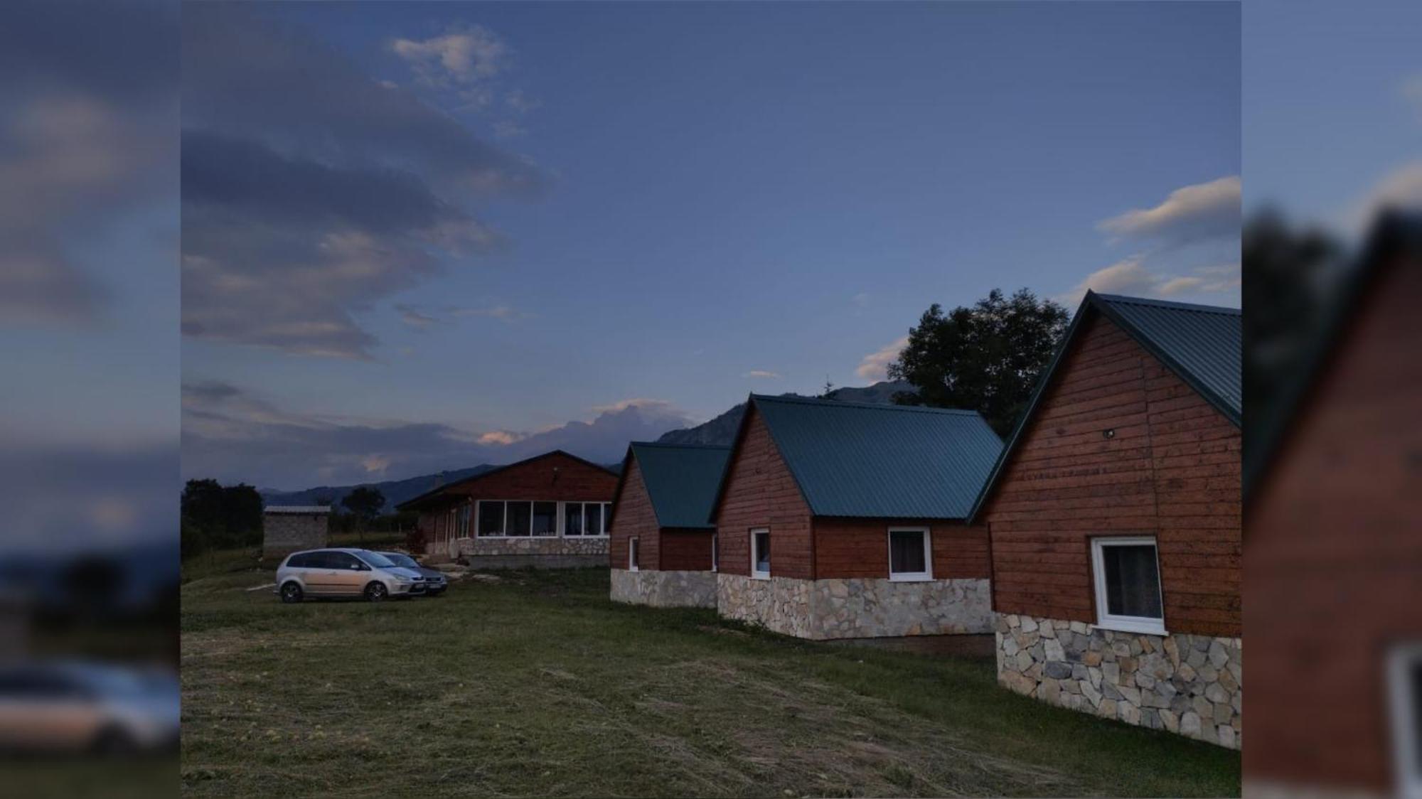 Rural Resort Tron 플루지네 외부 사진