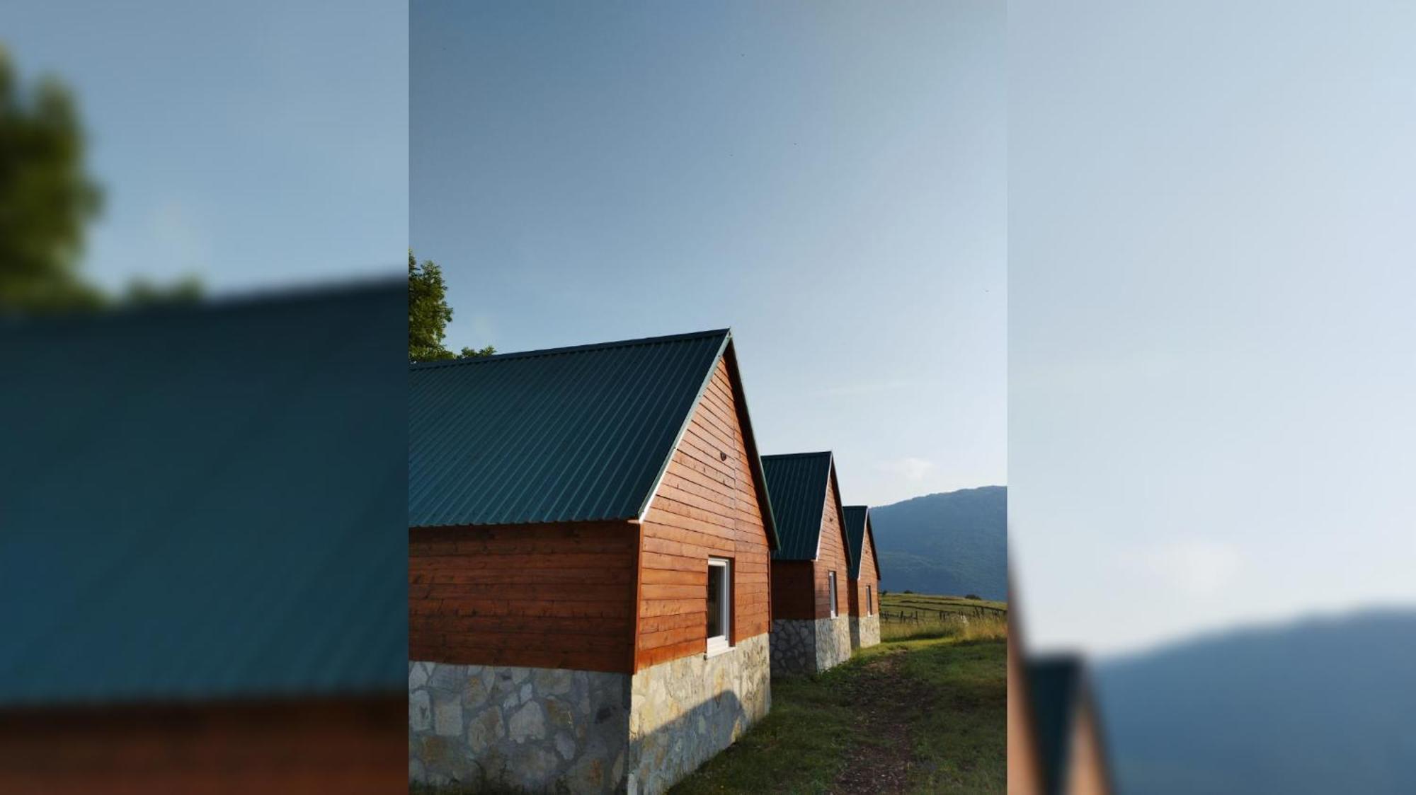 Rural Resort Tron 플루지네 외부 사진