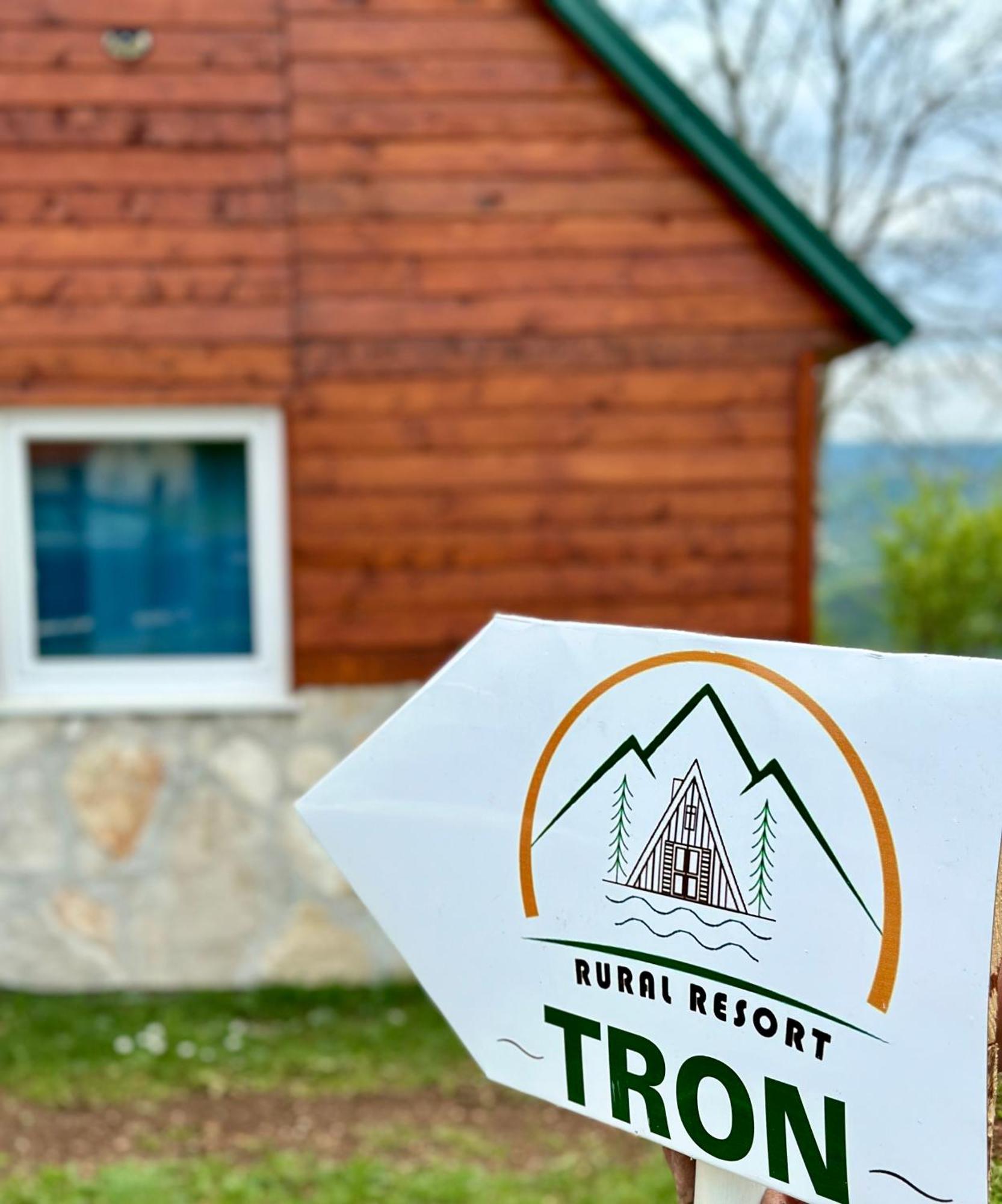 Rural Resort Tron 플루지네 외부 사진